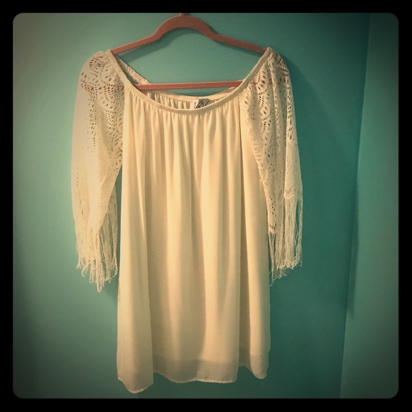 Vava by Joy Han Dresses & Skirts - Vava by joy Hahn off the shoulder dress
